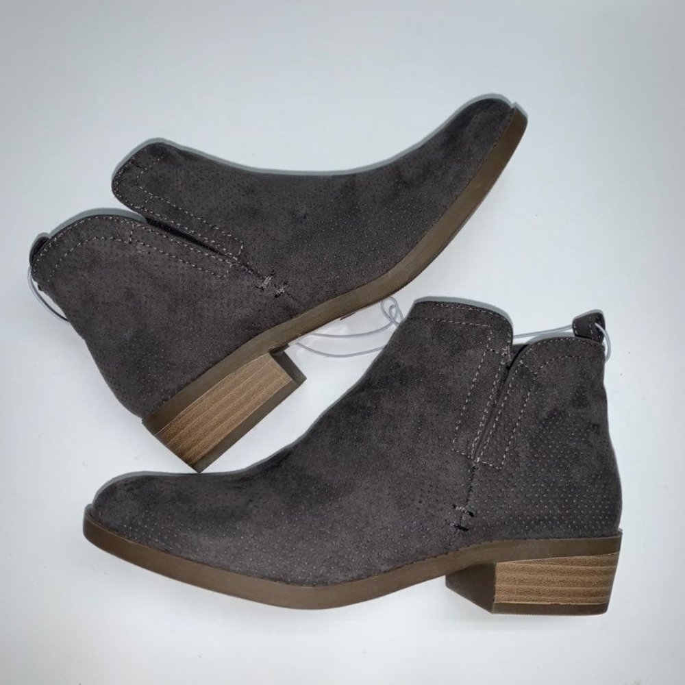 Universal Thread Booties